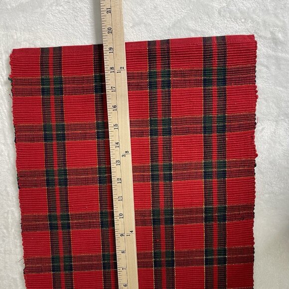 Bed Bath & Beyond Christmas Red & Green 6 Cloth Placemats & 8 Matching Napkins - Picture 7 of 10